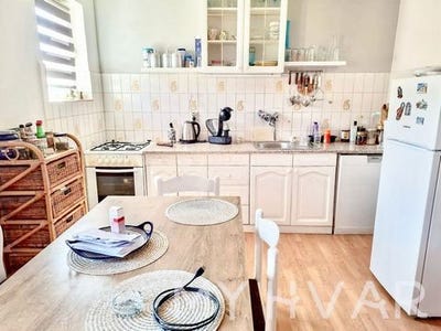 /international/hr/stari-grad-split-dalmatia-county-310100461940/