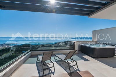 /international/hr/makarska-riviera-split-dalmatia-county-split-dalmatia-county-310098636751/
