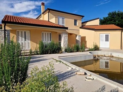 /international/hr/umag-istria-county-120090895020/