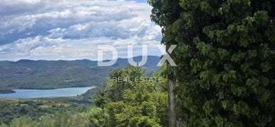 /international/hr/motovun-istria-county-310100830665/