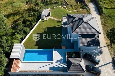 /international/hr/split-split-dalmatia-county-310103061910/