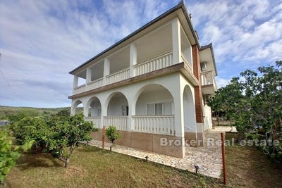 /international/hr/trogir-split-dalmatia-county-310107625211/