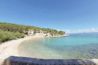 /international/hr/brac-split-dalmatia-county-120098600369/