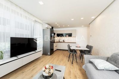 /international/hr/zadar-zadar-county-310102703582/