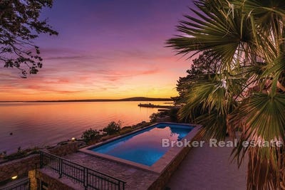 /international/hr/pag-zadar-county-310107219738/