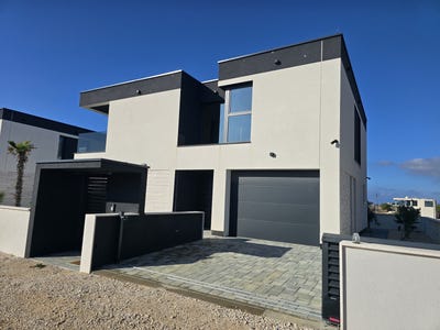 /international/hr/privlaka-zadar-county-310108758151/
