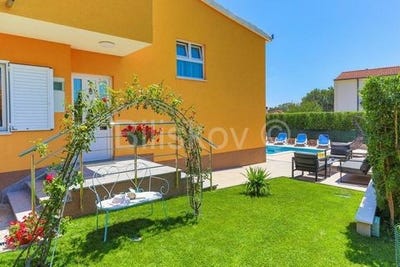/international/hr/kastel-luksic-split-dalmatia-county-120088144895/