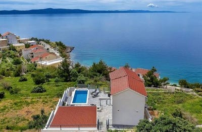 /international/hr/makarska-split-dalmatia-county-120096903979/