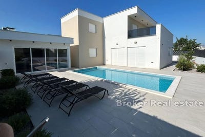 /international/hr/katel-novi-split-dalmatia-county-310107218720/