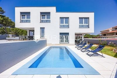 /international/hr/pula-istria-county-310108216691/