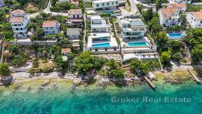 /international/hr/iovo-split-dalmatia-county-310107218664/