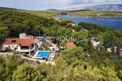 /international/hr/stari-grad-split-dalmatia-county-310105684044/