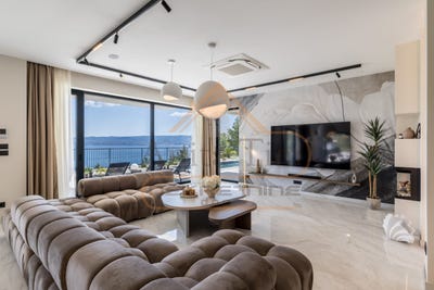 /international/hr/dugi-rat-split-dalmatia-county-310108085492/