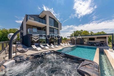 /international/hr/porec-istria-county-120089969756/