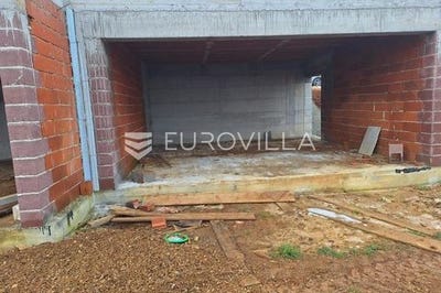 /international/hr/duga-resa-karlovac-county-310103283573/