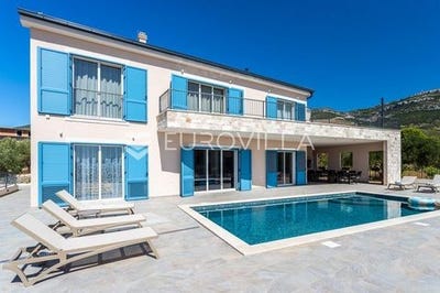 /international/hr/split-split-dalmatia-county-120094739749/