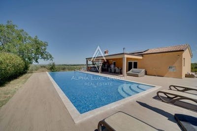 /international/hr/novigrad-istria-county-310100363060/