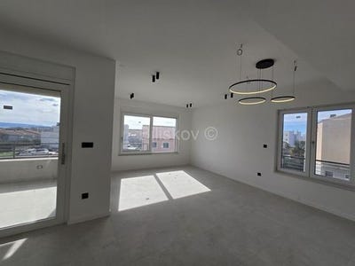 /international/hr/kastel-luksic-split-dalmatia-county-310106632380/