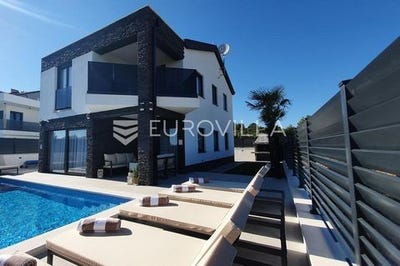 /international/hr/sibenik-sibenska-ulica-310102932022/