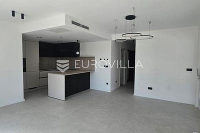 /international/hr/split-split-dalmatia-county-310105969442/