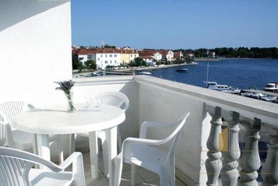/international/hr/petrcane-zadar-county-310097618613/