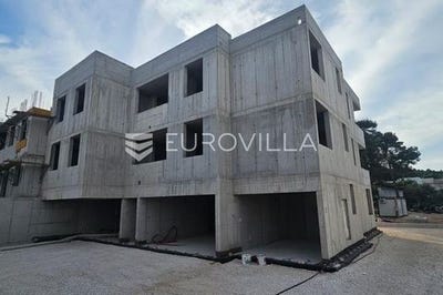 /international/hr/trogir-split-dalmatia-county-310106972186/