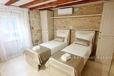 /international/hr/varo-lika-senj-county-310107219012/