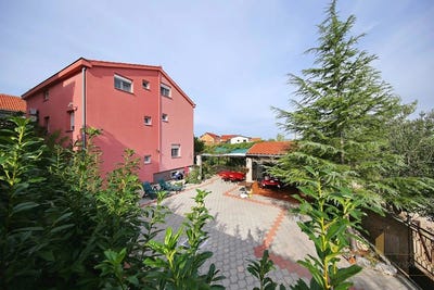 /international/hr/pirovac-sibenska-ulica-310098116290/