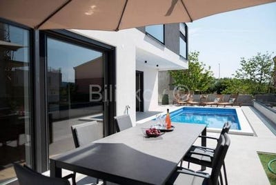 /international/hr/trogir-split-dalmatia-county-120089949606/