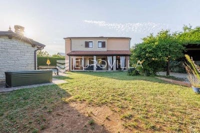 /international/hr/pula-istria-county-310101669397/