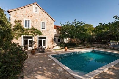 /international/hr/hvar-split-dalmatia-county-120095035776/