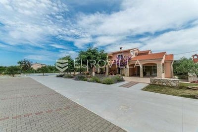 /international/hr/zadar-zadar-county-310108247646/
