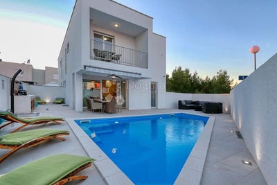 /international/hr/draznikova-ul-76t-23232-zaton-croatia-nin-zadar-county-310100557305/