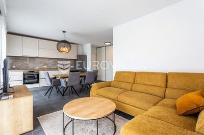 /international/hr/trogir-split-dalmatia-county-310106267688/
