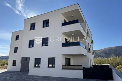/international/hr/pag-lika-senj-county-310103490280/