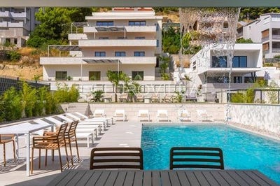 /international/hr/omis-split-dalmatia-county-120095300983/