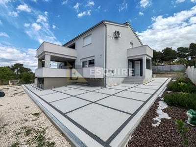 /international/hr/bibinje-zadar-county-310100461467/