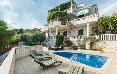 /international/hr/bol-split-dalmatia-county-120066772676/