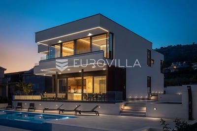 /international/hr/trogir-split-dalmatia-county-310109079532/