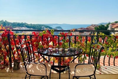 /international/hr/hvar-split-dalmatia-county-310107219333/