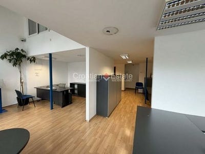 /international/hr/split-split-dalmatia-county-310105925618/