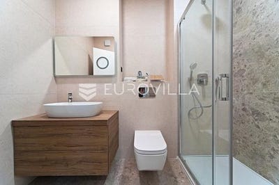 /international/hr/osijek-osijek-baranja-county-310108842446/
