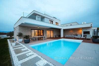/international/hr/privlaka-zadar-county-310108183757/