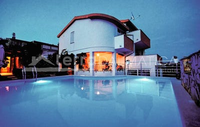 /international/hr/vinisce-vinisce-split-dalmatia-county-120092283998/