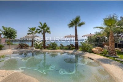 /international/hr/trogir-split-dalmatia-county-310102372501/