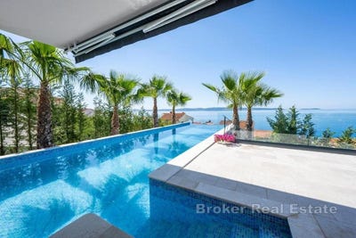 /international/hr/iovo-split-dalmatia-county-310107218746/