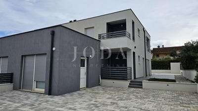 /international/hr/novigrad-istria-county-310106689497/