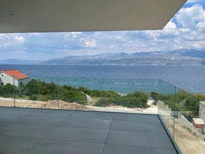 /international/hr/brac-split-dalmatia-county-120090893766/