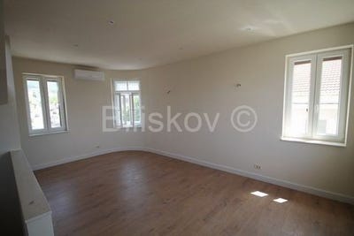 /international/hr/kastel-luksic-split-dalmatia-county-310106631884/