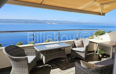 /international/hr/omis-split-dalmatia-county-310101534166/